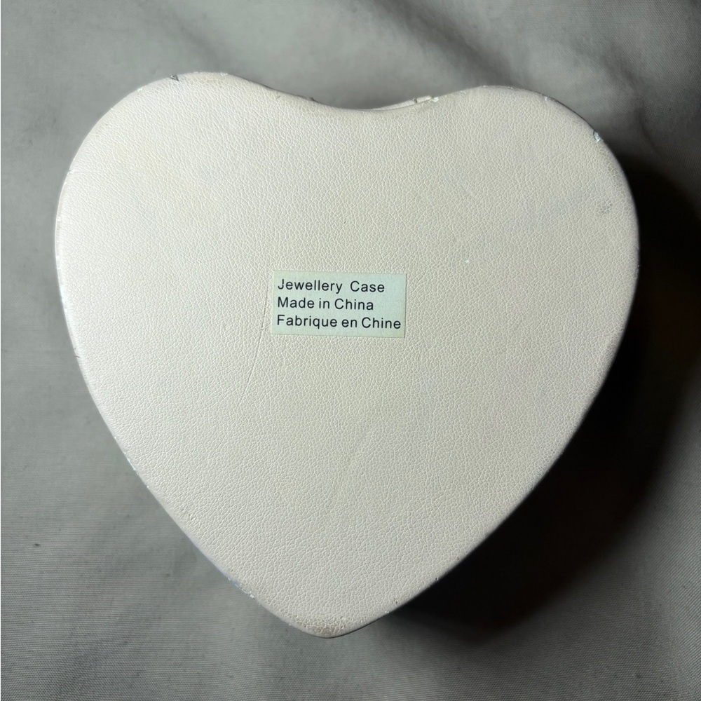 Pandora Heart-Shaped White Case - Picture 4 of 9